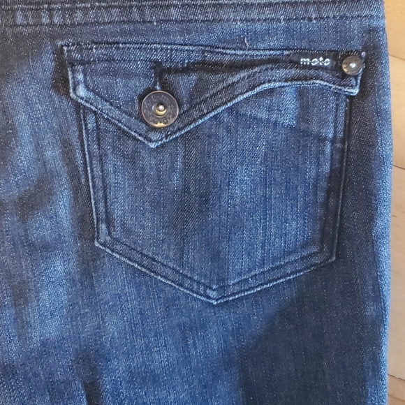 MOTO Dark Wash Kick-Flare Jeans - Picture 4 of 7